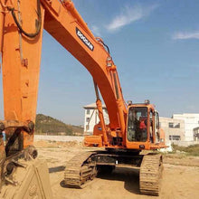 Load image into Gallery viewer, Used Crawler Excavator Second Hand Construction Equipment Original Machine Doosan Daewoo DH500LC-7 DX500LC-9C DX530LC-7 for Sale